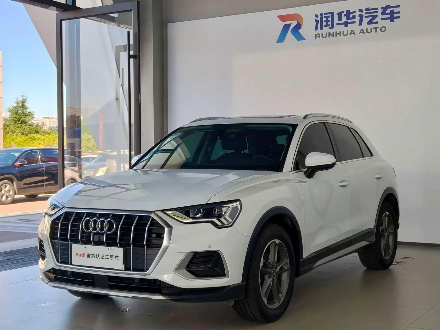 Audi Q3 2021 — Фото 1/16