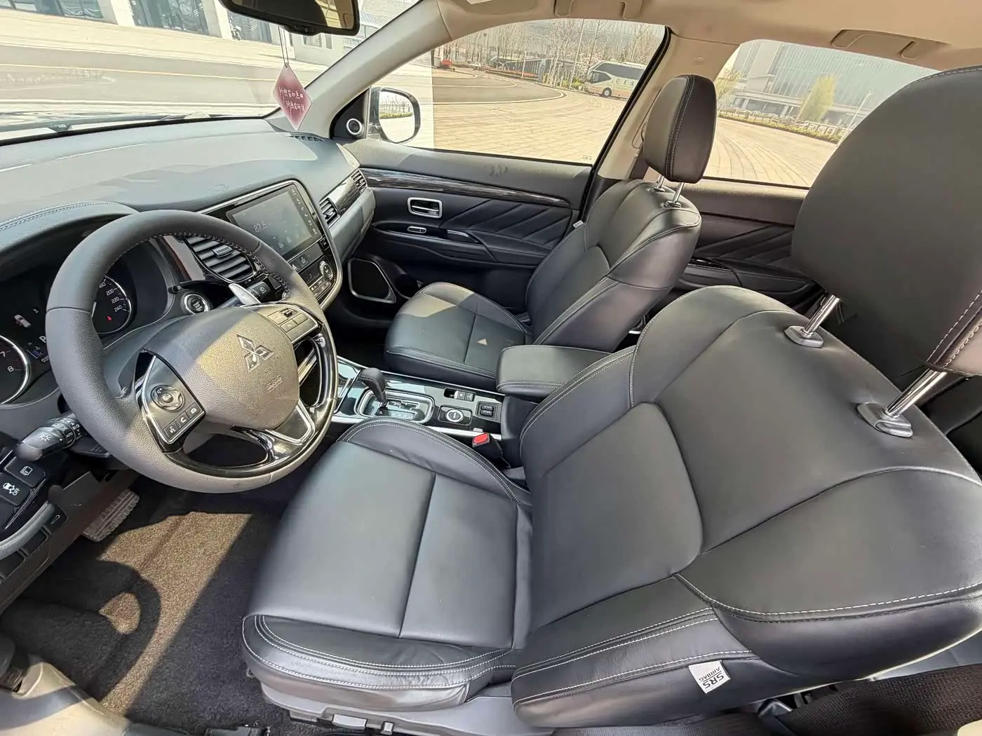 Mitsubishi Outlander 2020 — Şəkil 3/9