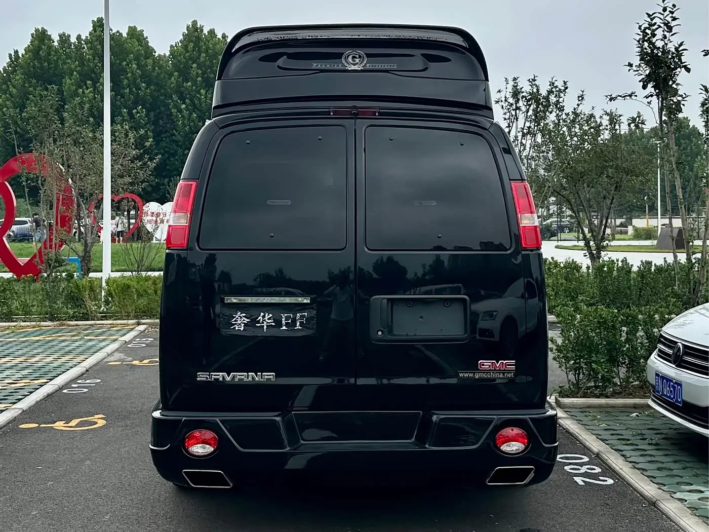 GMC Savana 2018 — Фото 4/18