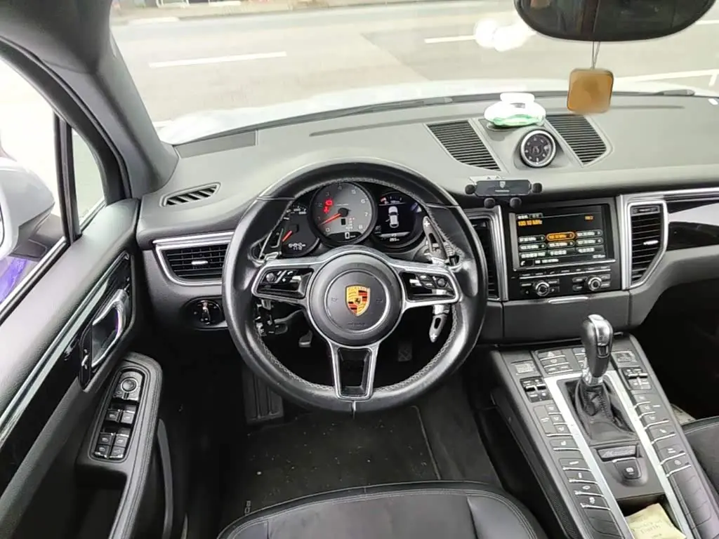 Porsche Macan 2015 — Photo 11/20