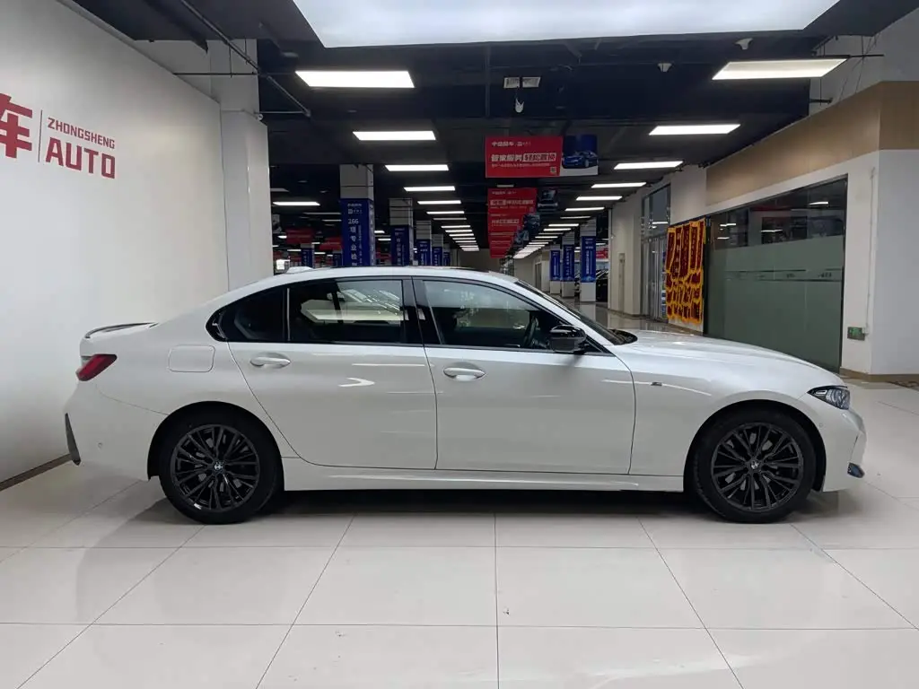 BMW 3 Series 2024 — Photo 3/20