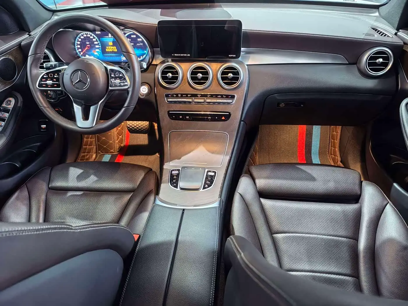 Mercedes-Benz GLC 2022 — Photo 6/11