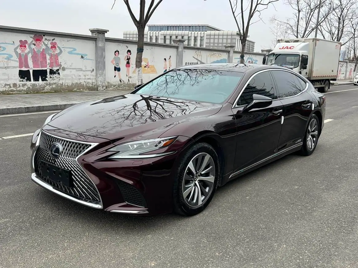 Lexus LS 2020 — Фото 1/15