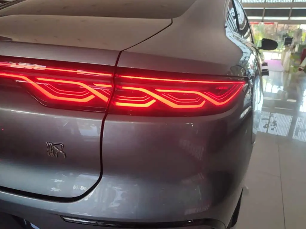 BYD Han 2025 — Photo 8/20