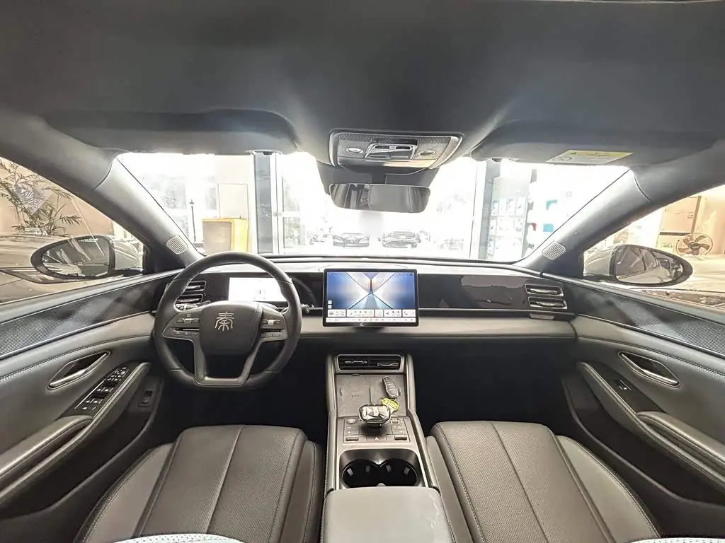 BYD Qin L 2025 — Фото 10/15