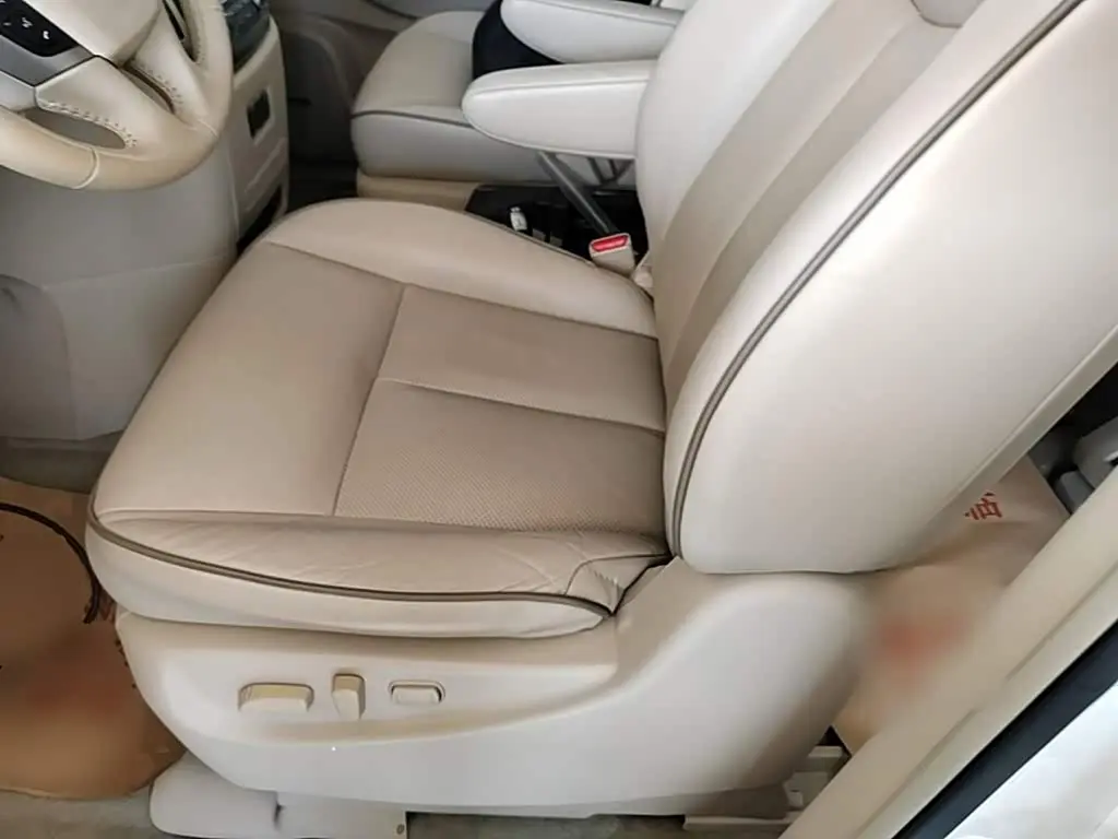 Nissan Quest 2017 — Фото 15/20