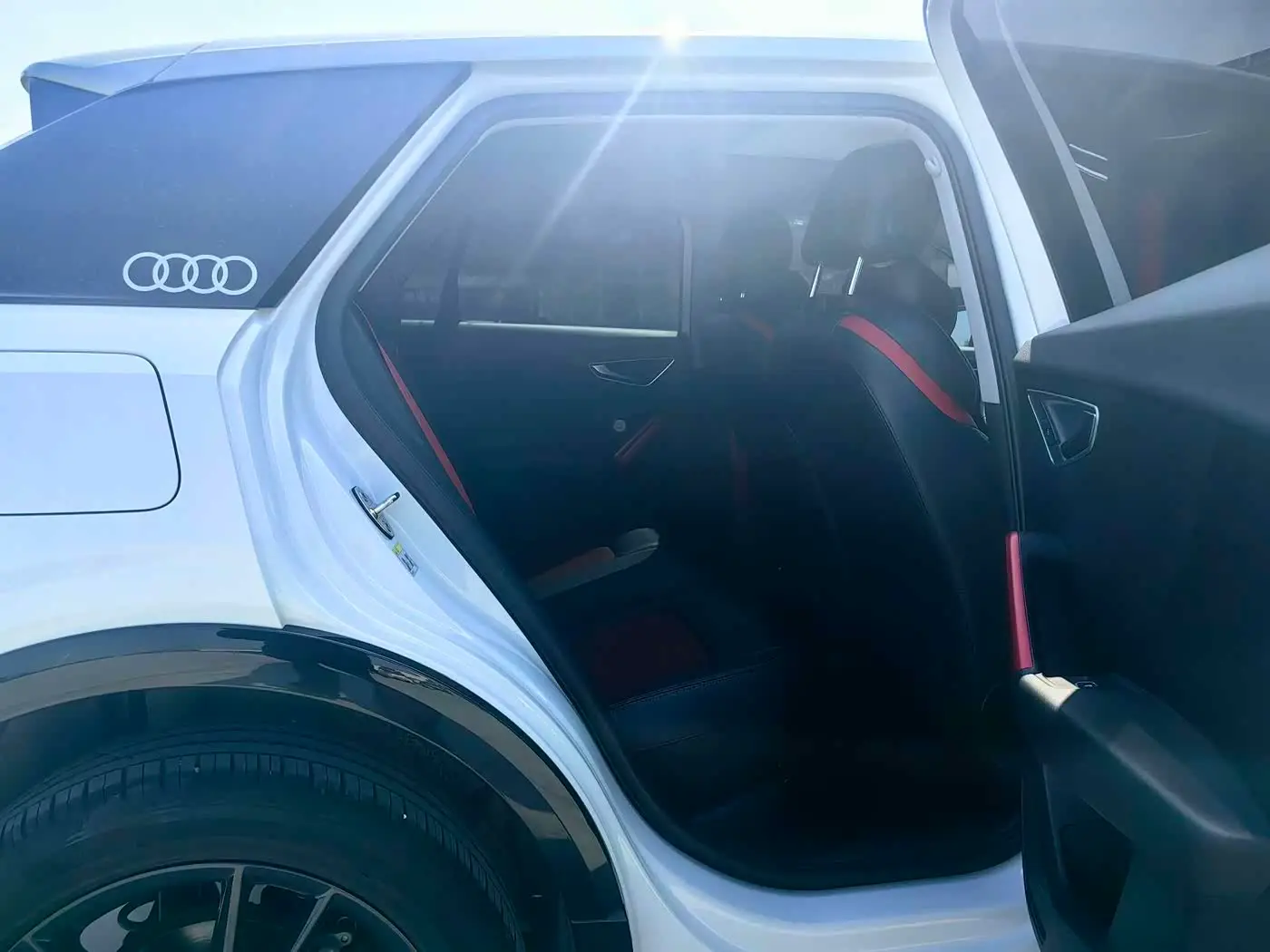 Audi Q2L 2020 — Şəkil 11/15