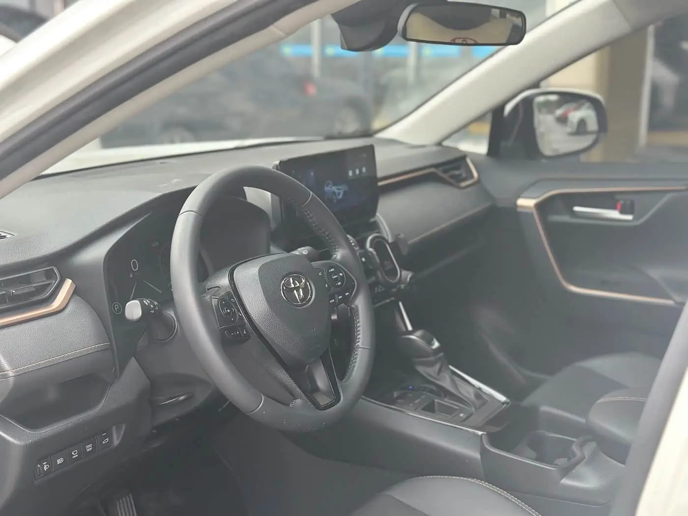 Toyota Wildlander 2024 — Photo 5/9