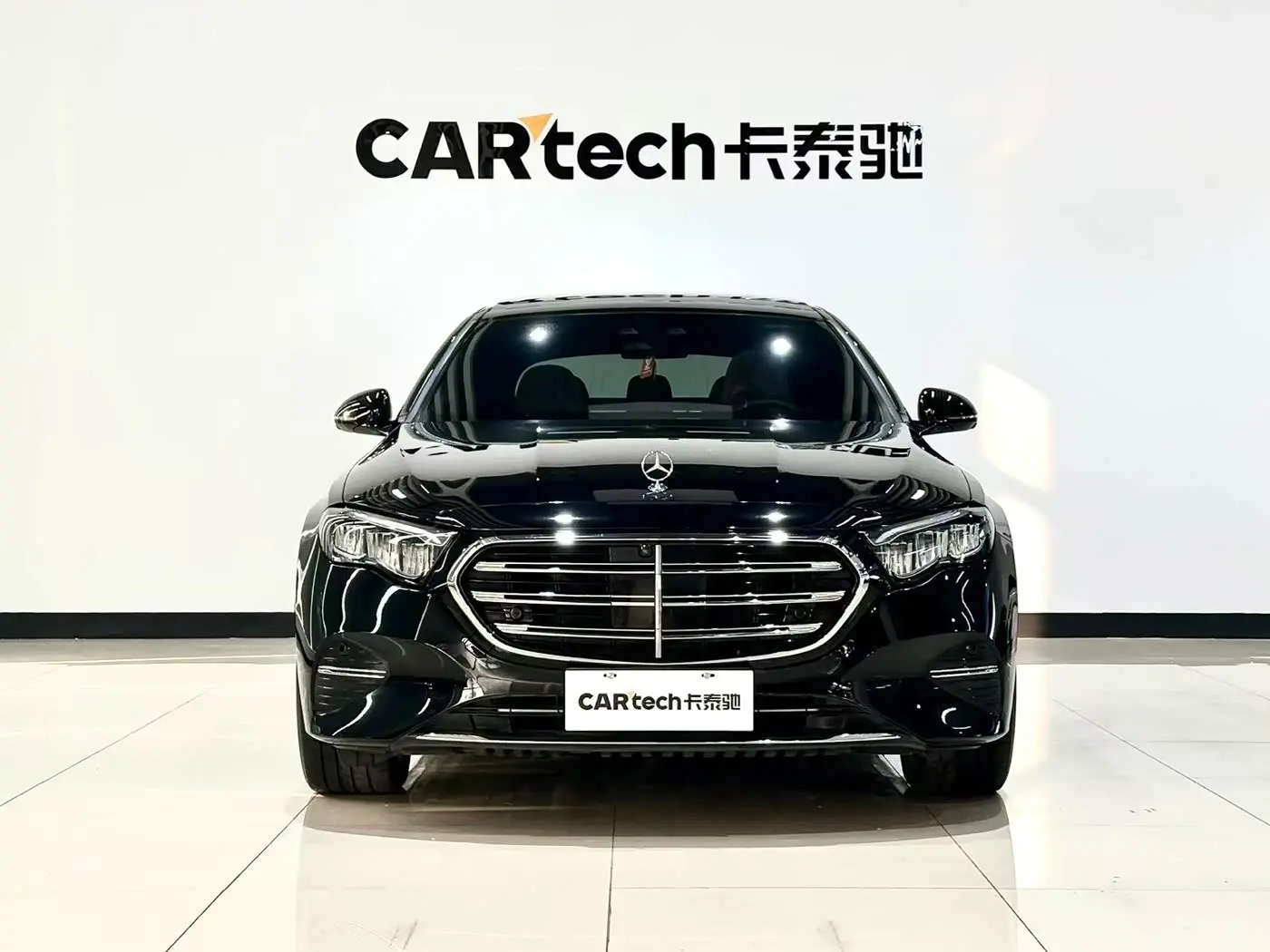 Mercedes-Benz E-Class 2025 — Фото 2/17