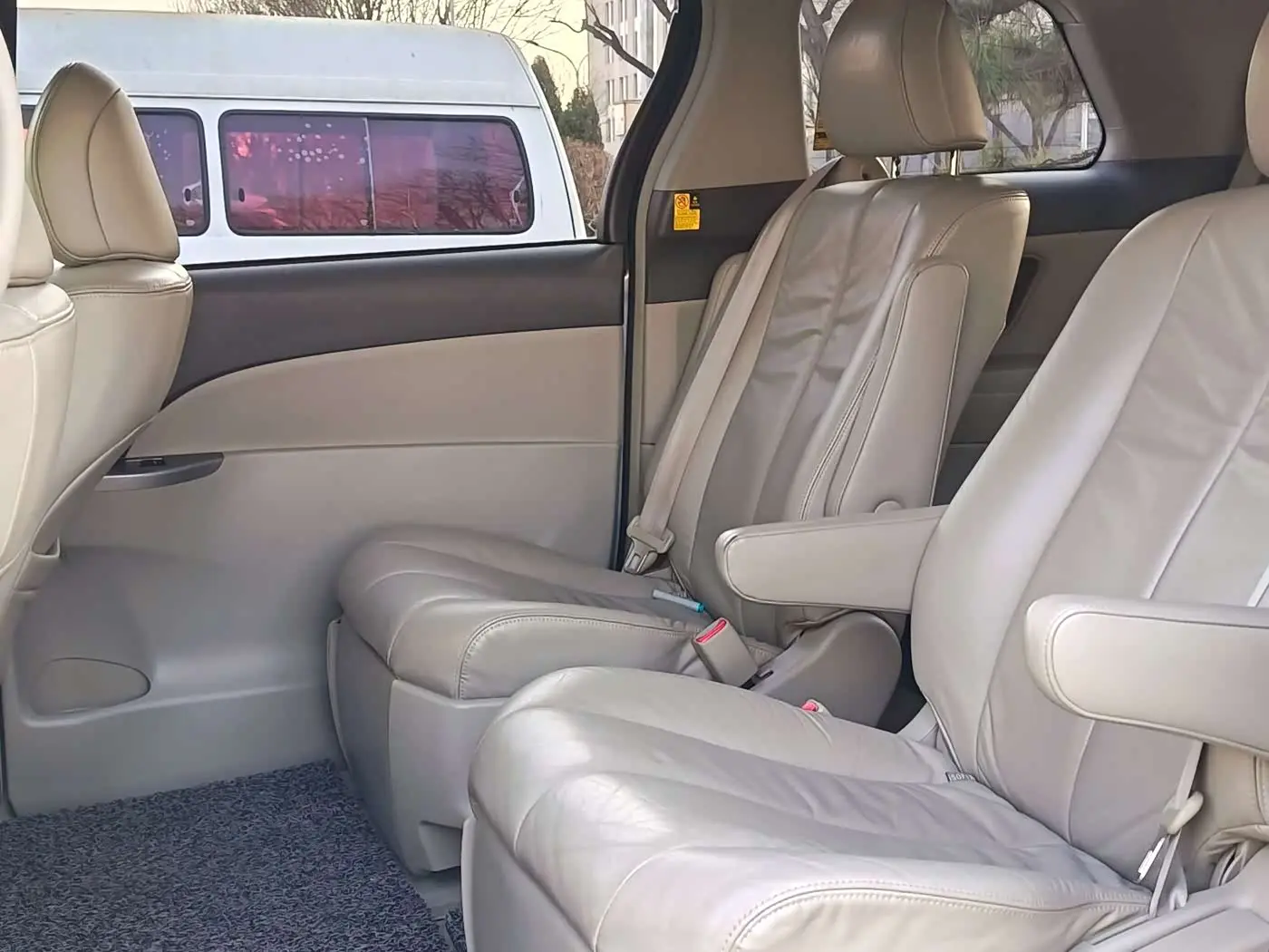 Toyota Previa 2010 — Şəkil 10/20
