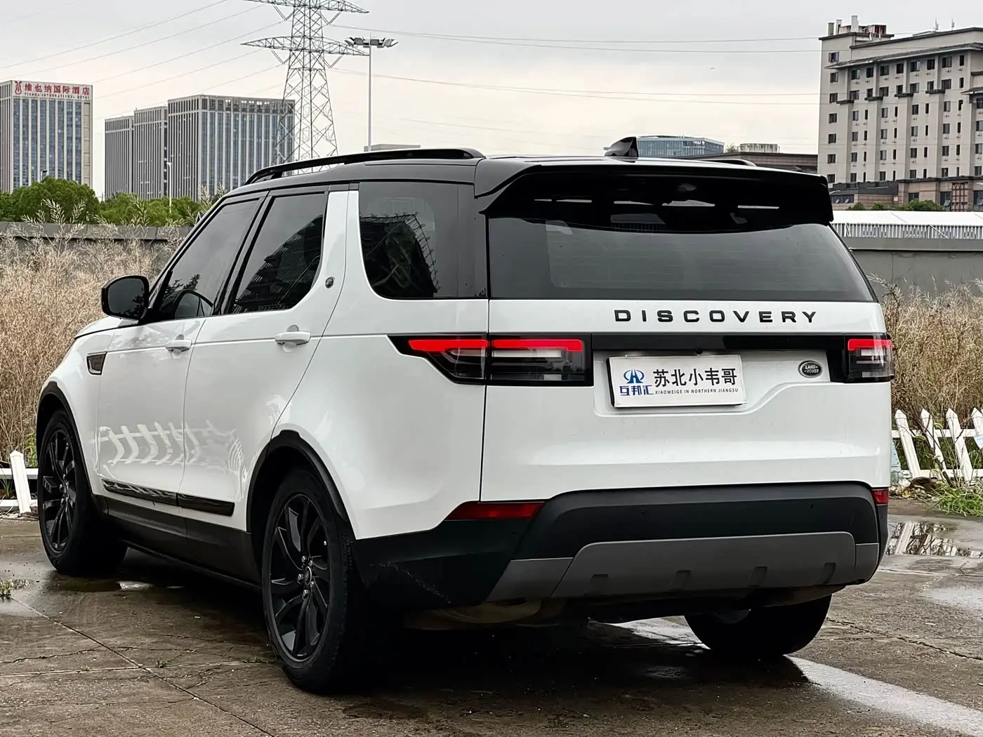 Land Rover Discovery 2019 — Photo 6/18