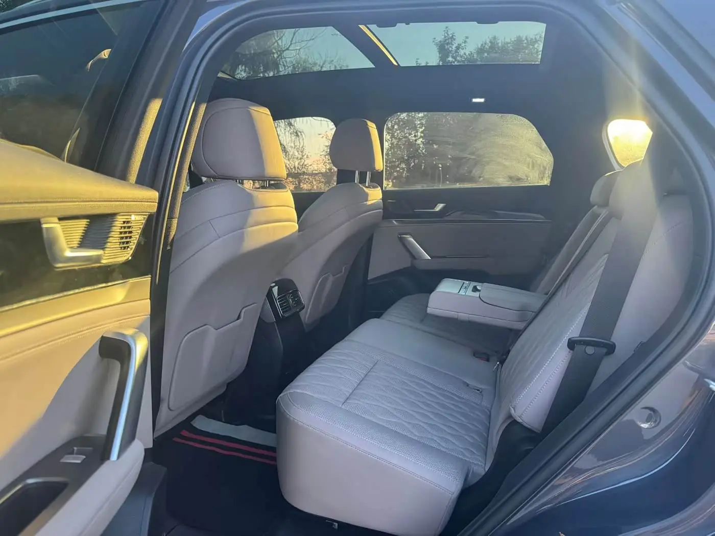 BYD Tang New Energy 2024 — Photo 5/9
