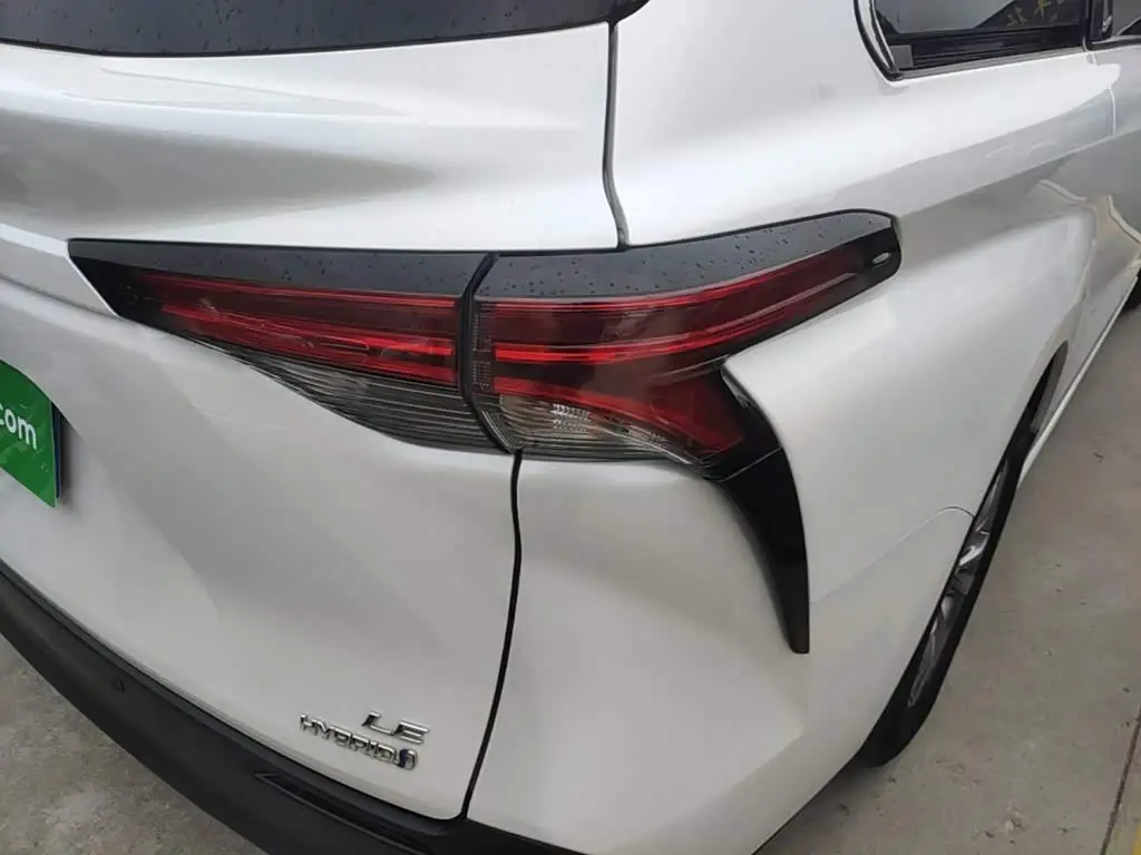 Toyota Sienna 2023 — Photo 7/19