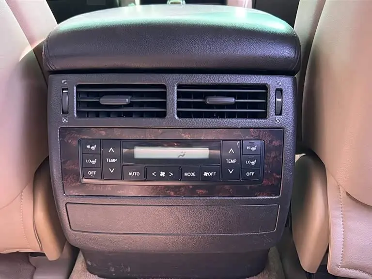 Toyota Land Cruiser 2008 — Photo 19/20
