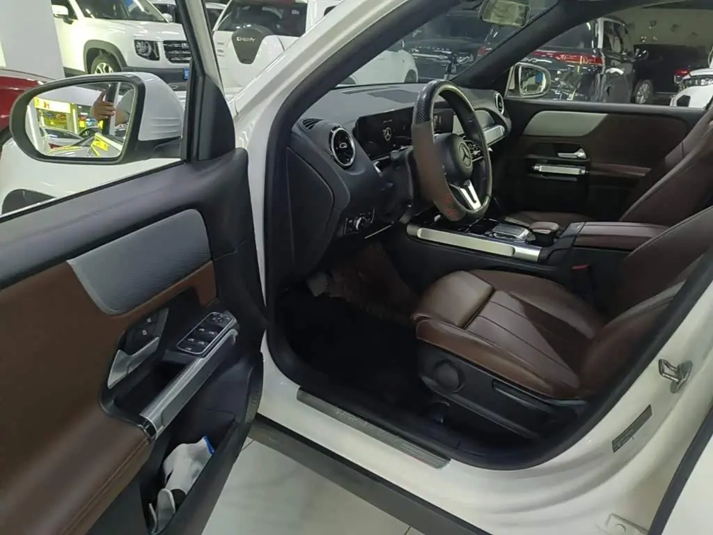 Mercedes-Benz GLB 2022 — Фото 16/20