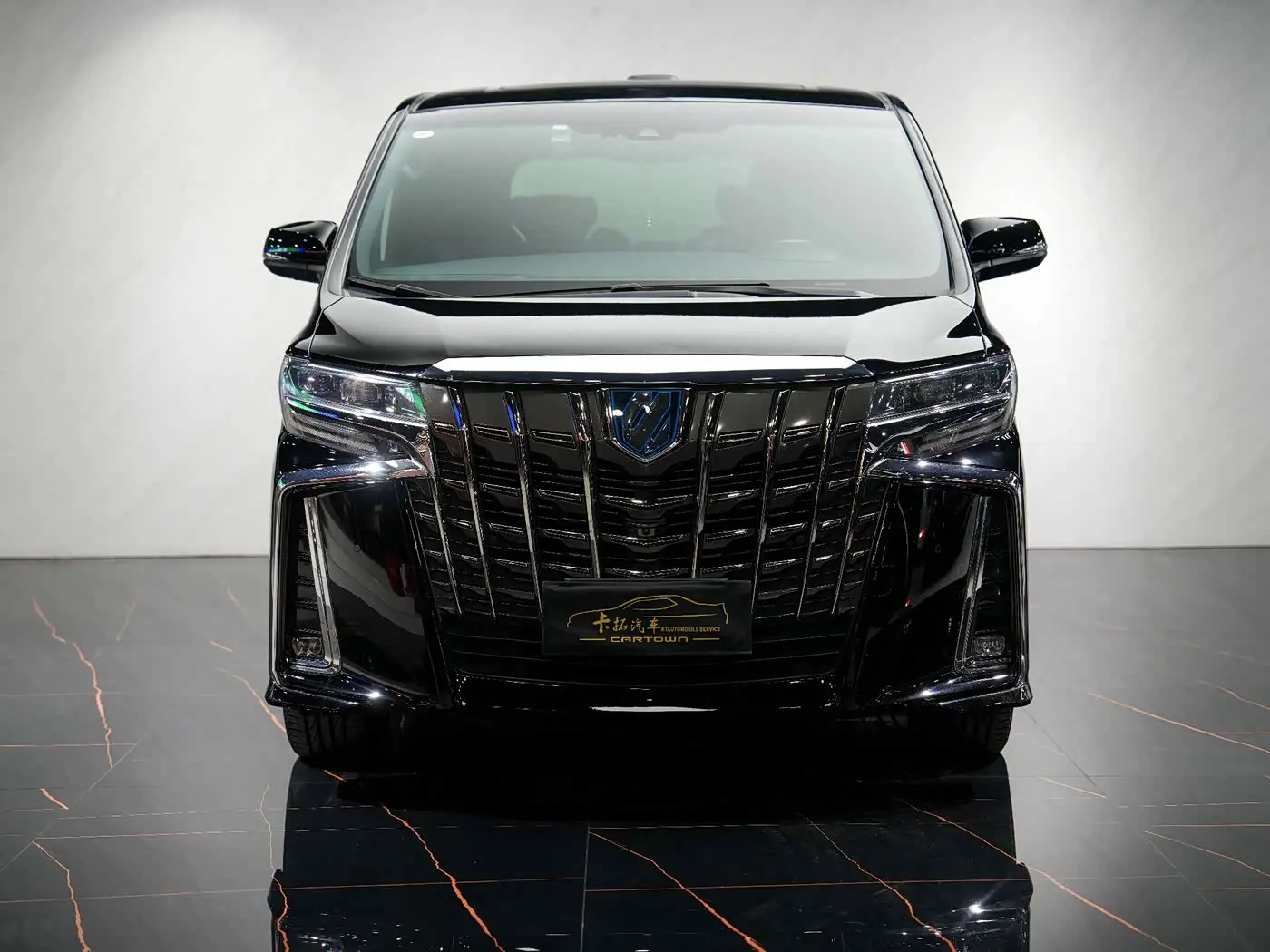 Toyota Alphard 2022 — Photo 1/20