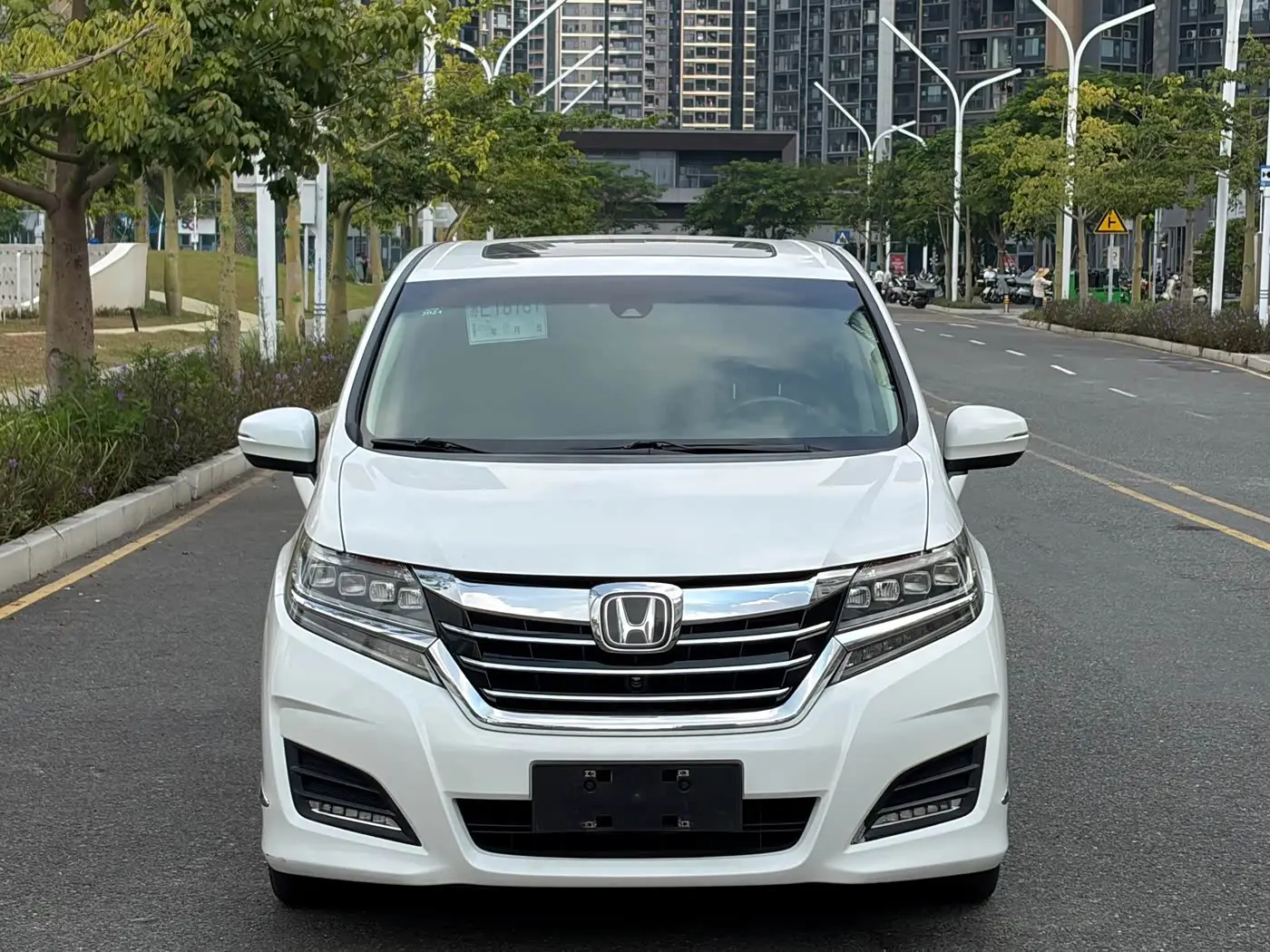 Honda Elysion 2018 — Photo 2/20