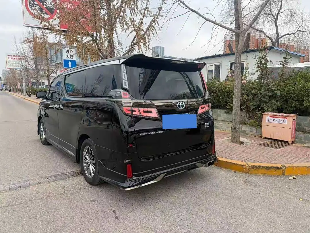 Toyota Vellfire 2023 — Фото 10/20