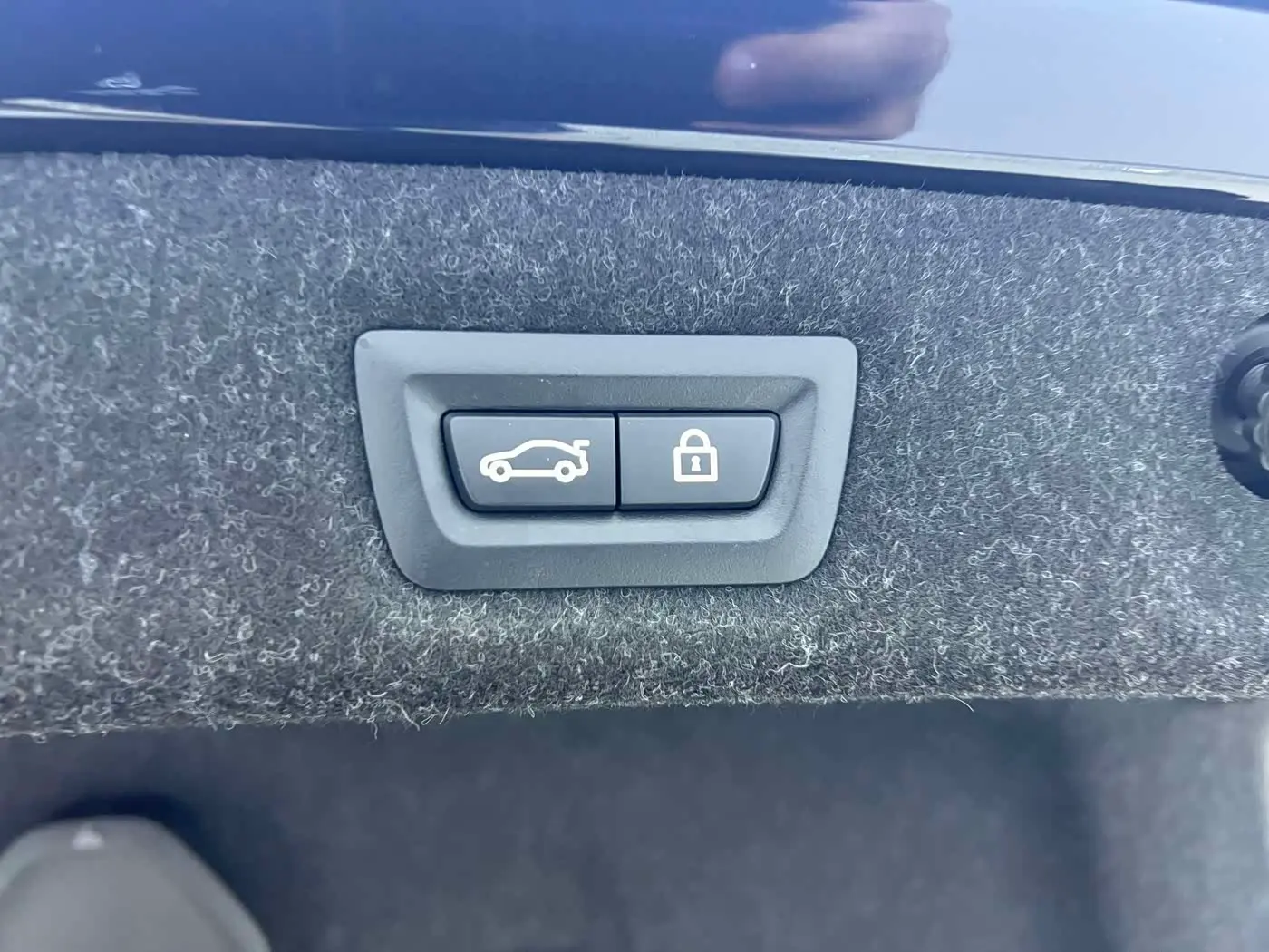 BMW 5 Series New Energy 2021 — Photo 16/17