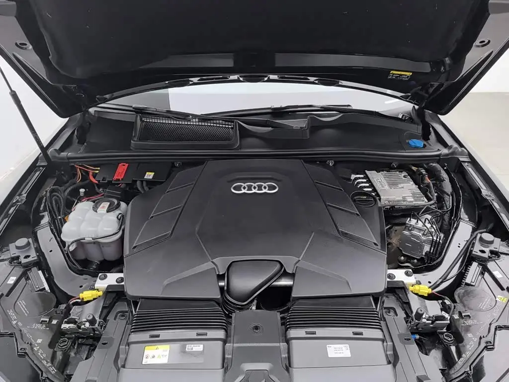 Audi Q7 2024 — Photo 6/20