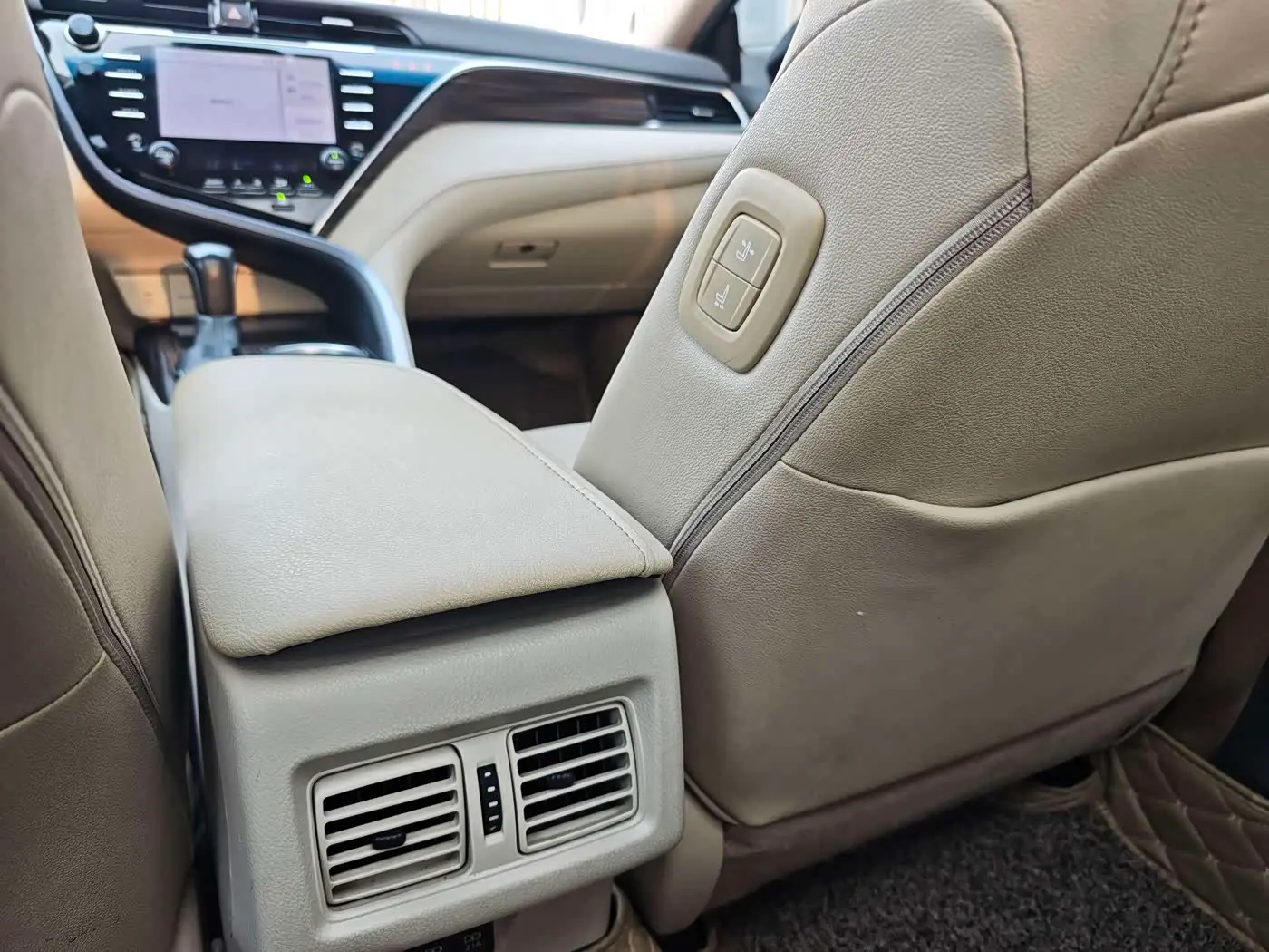 Toyota Camry 2018 — Фото 13/18