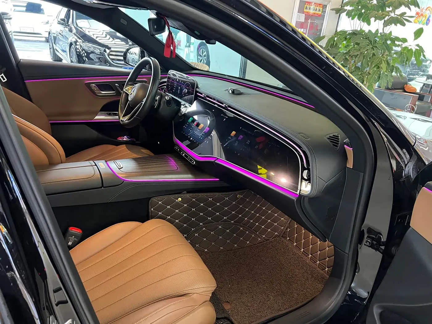 Mercedes-Benz E-Class 2024 — Фото 14/15
