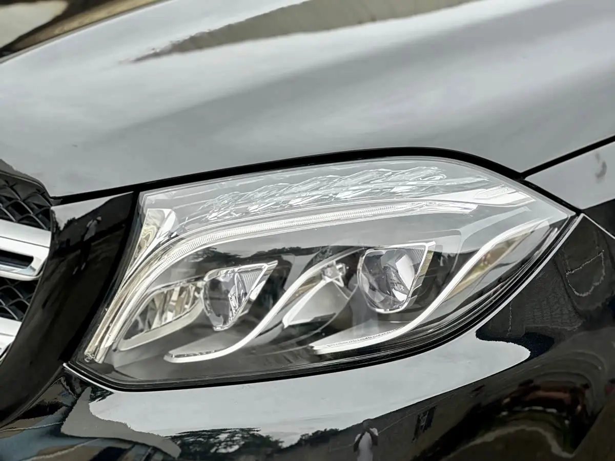 Mercedes-Benz GLS 2016 — Photo 18/20