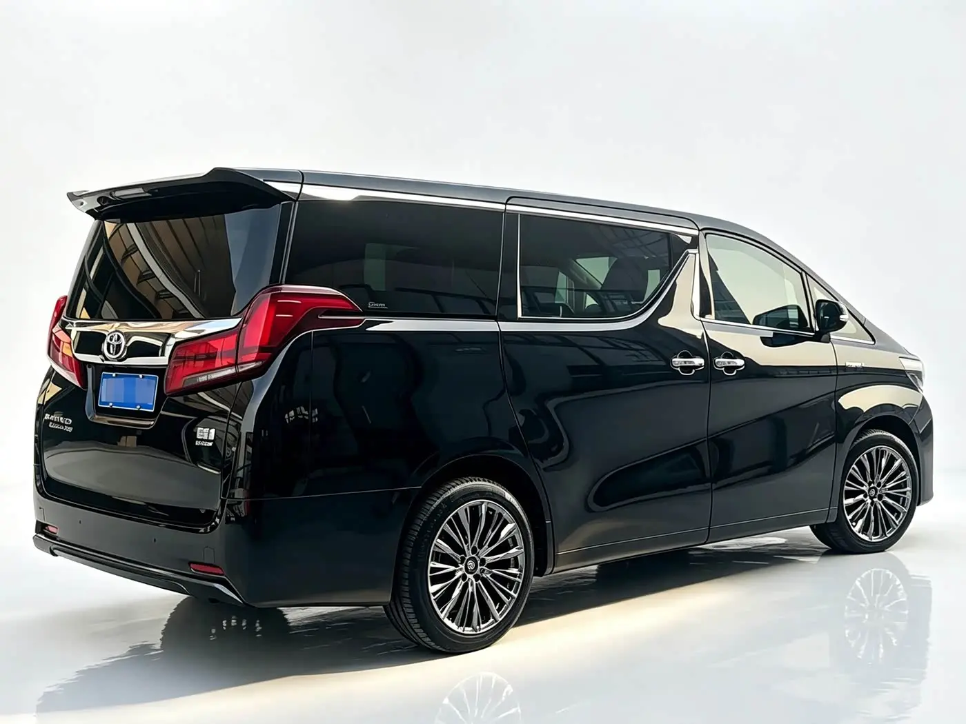 Toyota Alphard 2020 — Фото 2/15