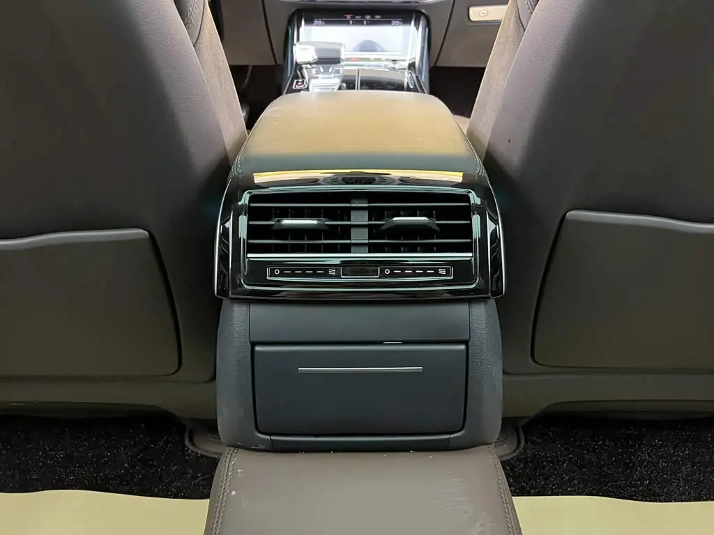 Audi A8 2024 — Photo 15/20