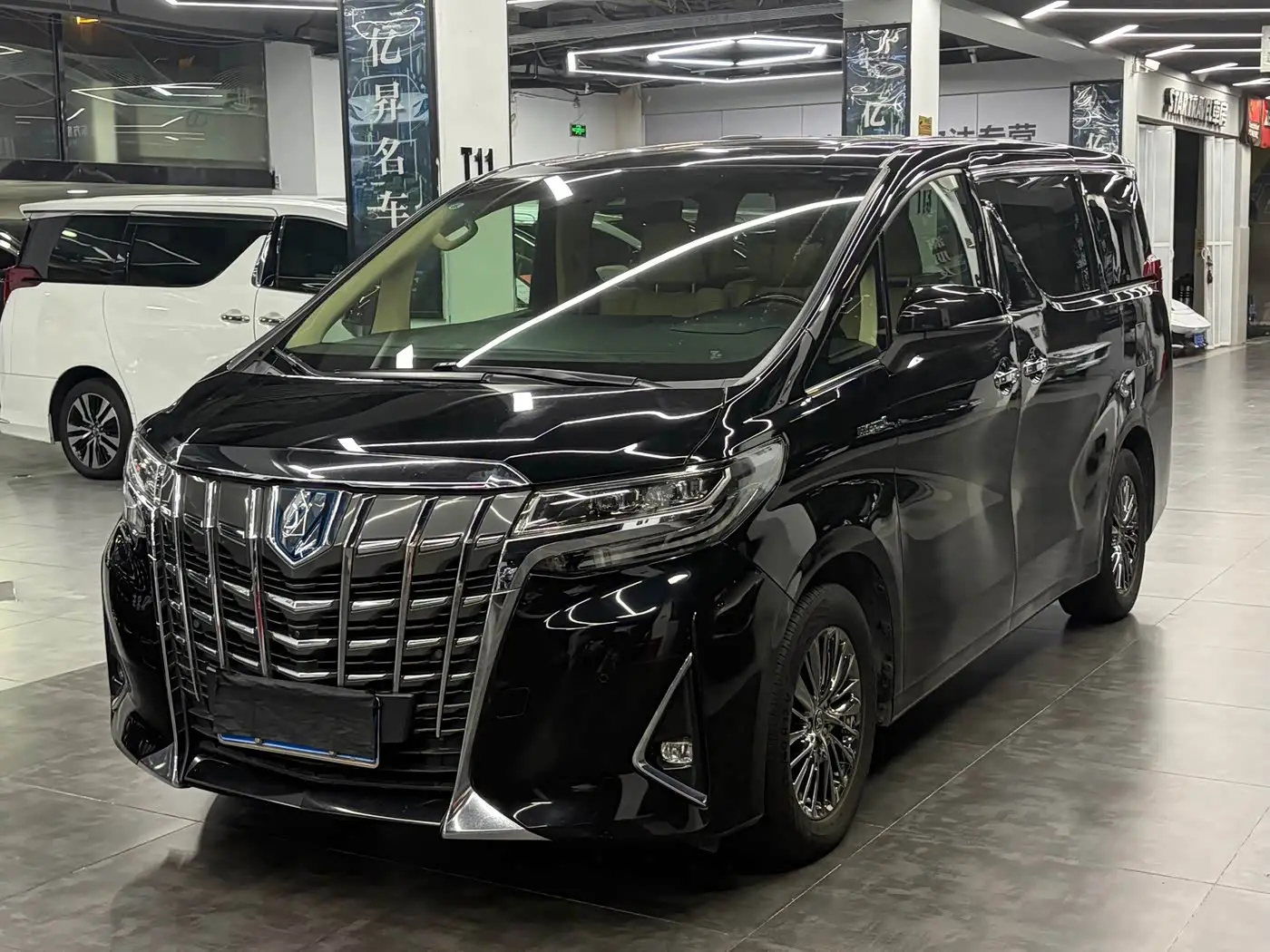 Toyota Alphard, 2020