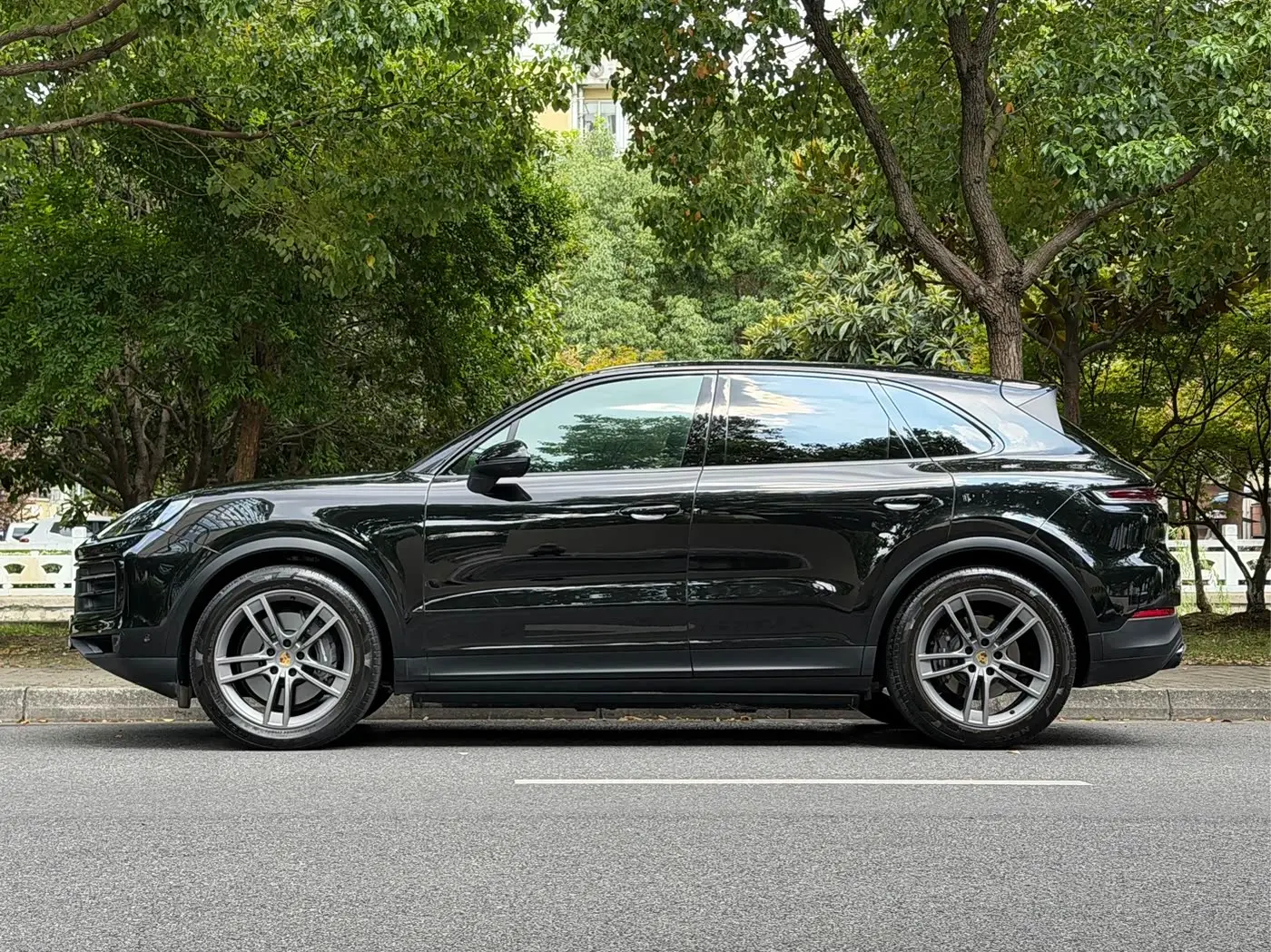Porsche Cayenne 2023 — Photo 7/20