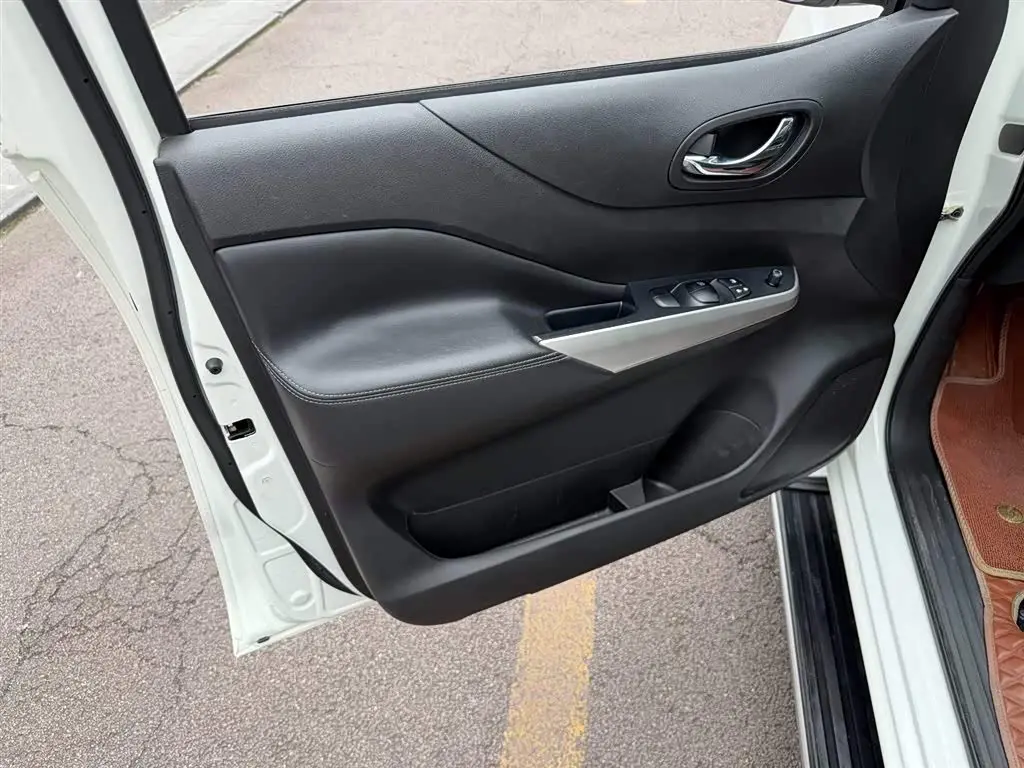Nissan Terra 2022 — Photo 6/11