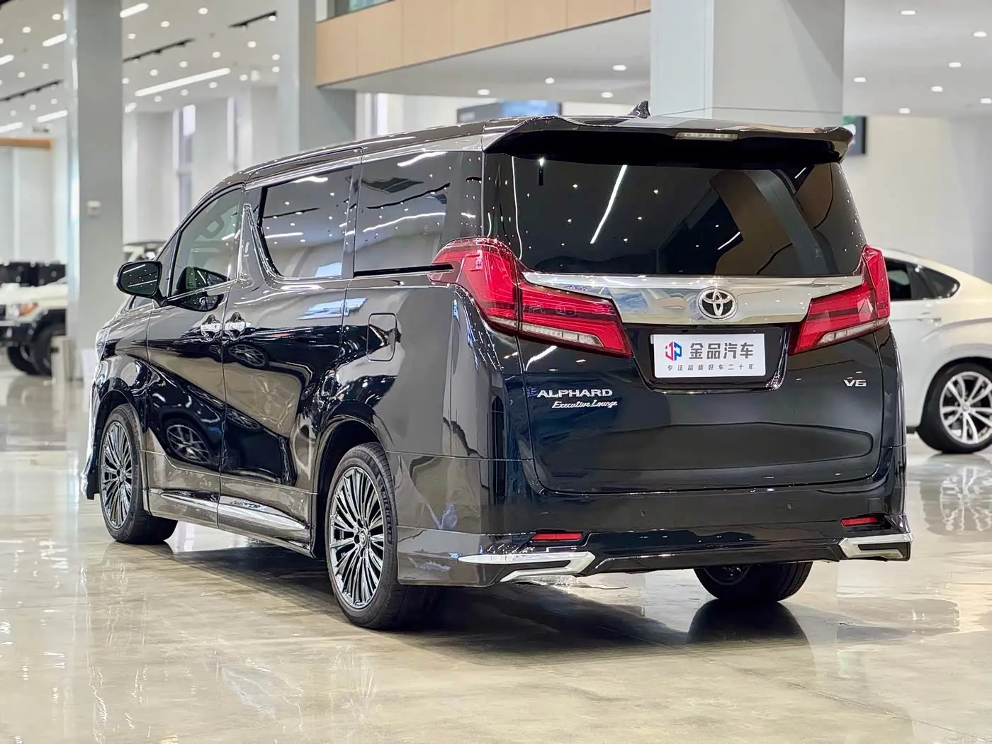 Toyota Alphard 2020 — Photo 4/16