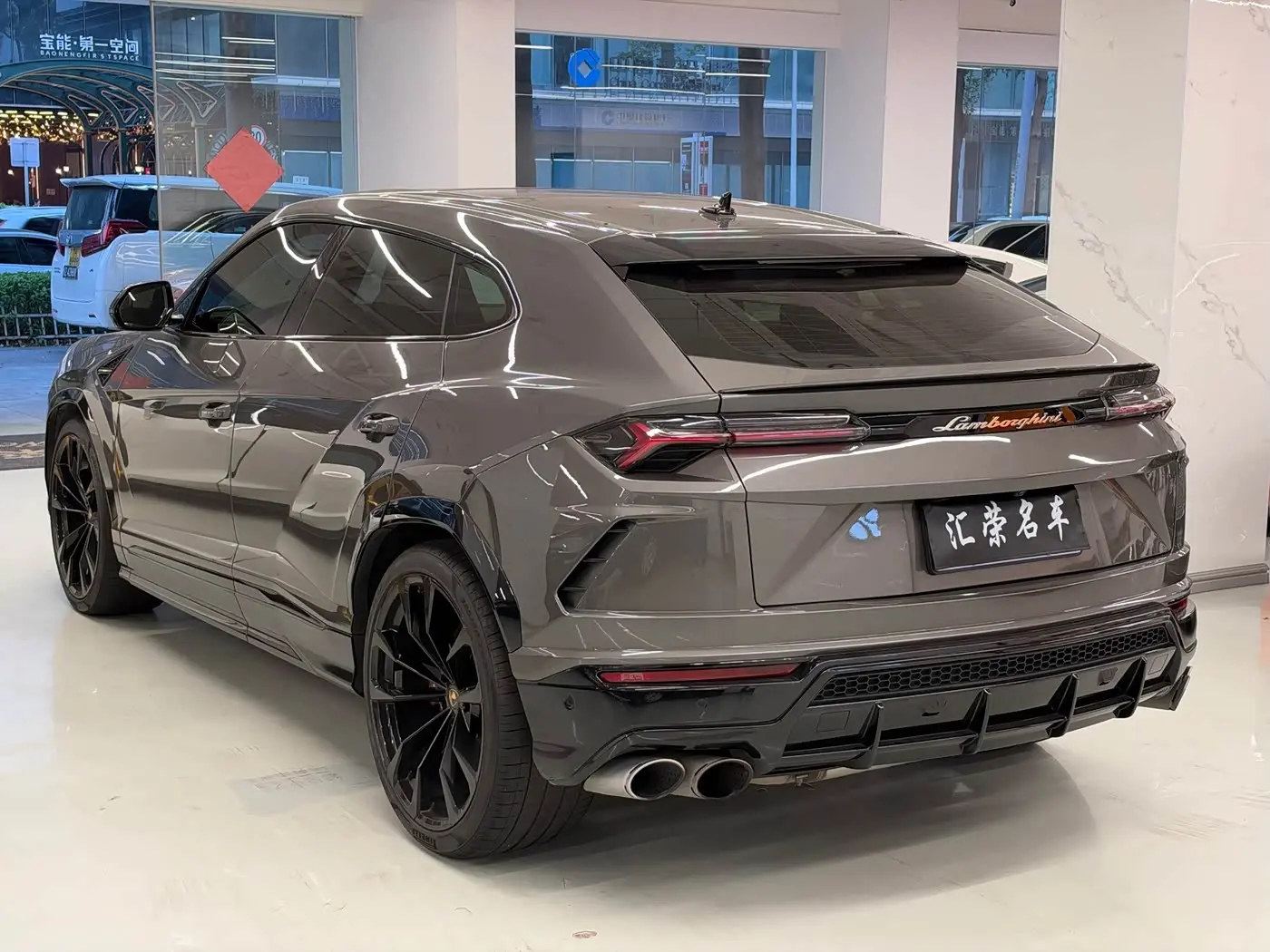 Lamborghini Urus 2021 — Фото 15/19