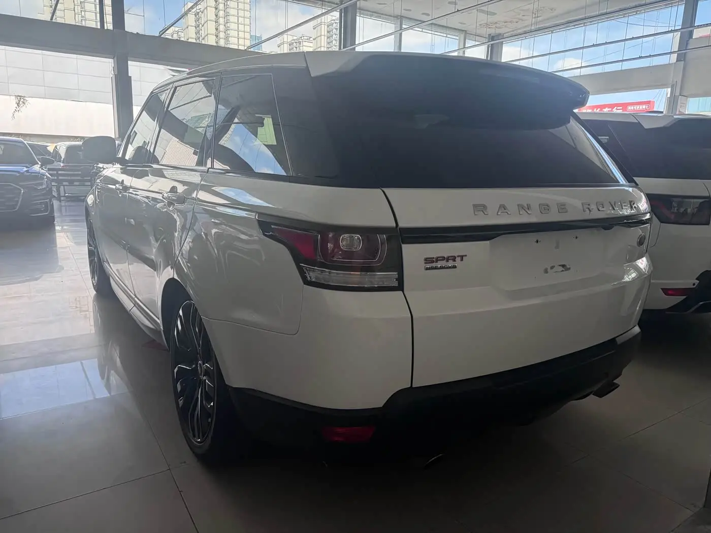 Land Rover Range Rover Sport 2015 — Şəkil 6/20