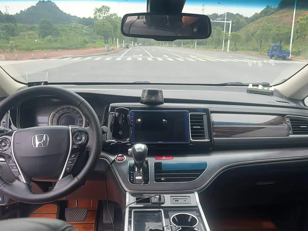 Honda Elysion 2019 — Photo 9/20