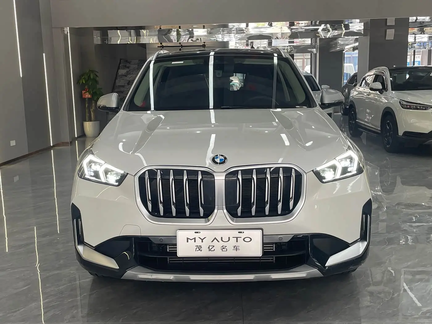 BMW X1 2023 — Photo 2/17