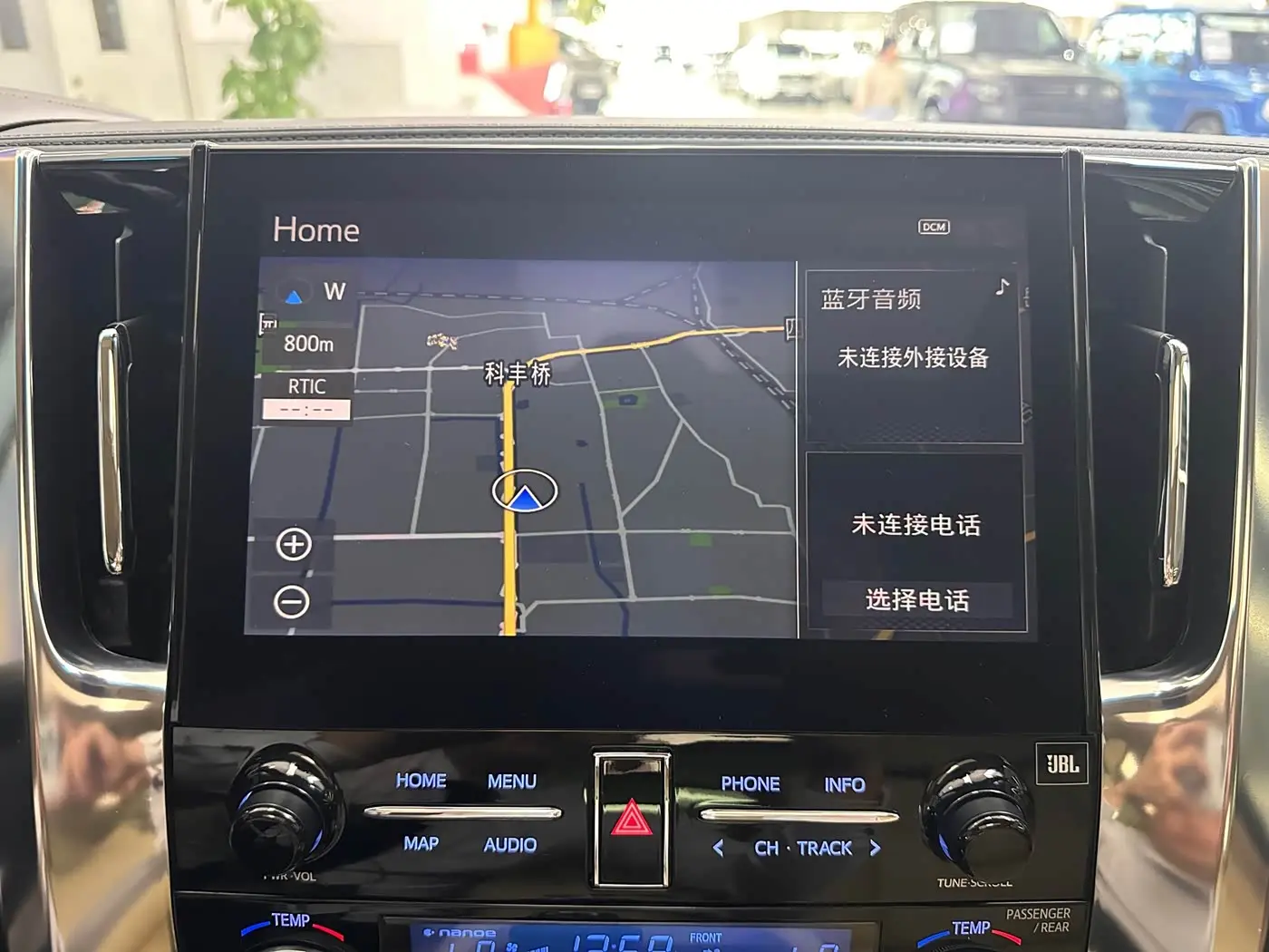 Toyota Alphard 2022 — ფოტო 14/20