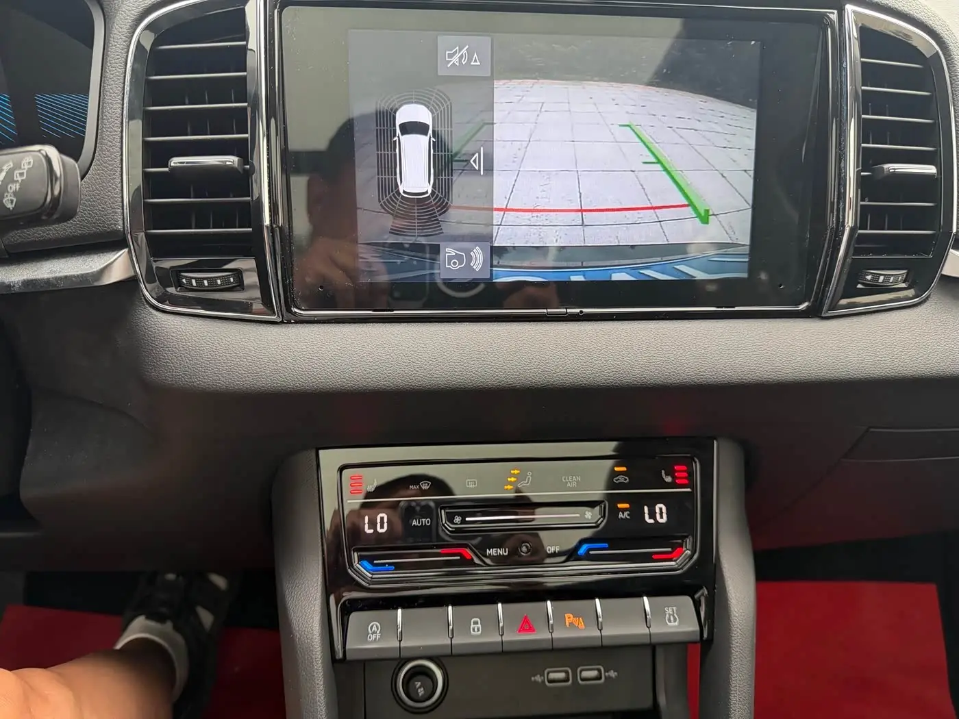 Škoda Karoq 2023 — Photo 11/20