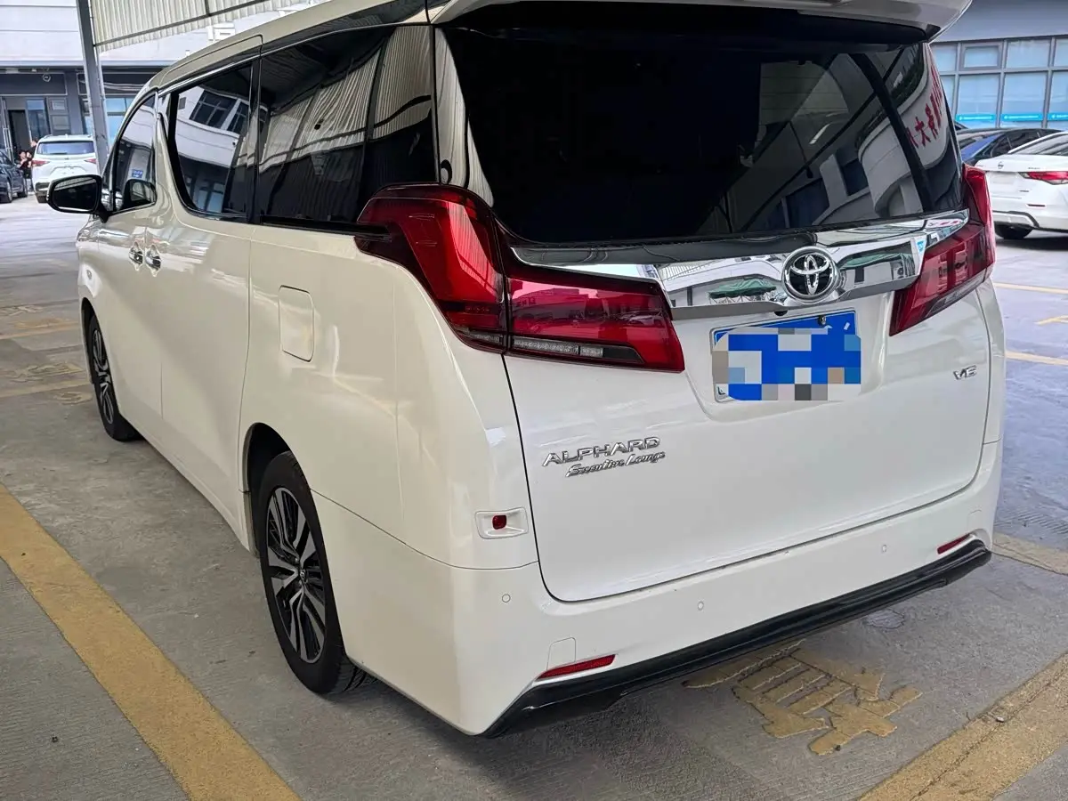 Toyota Alphard 2019 — Photo 7/9