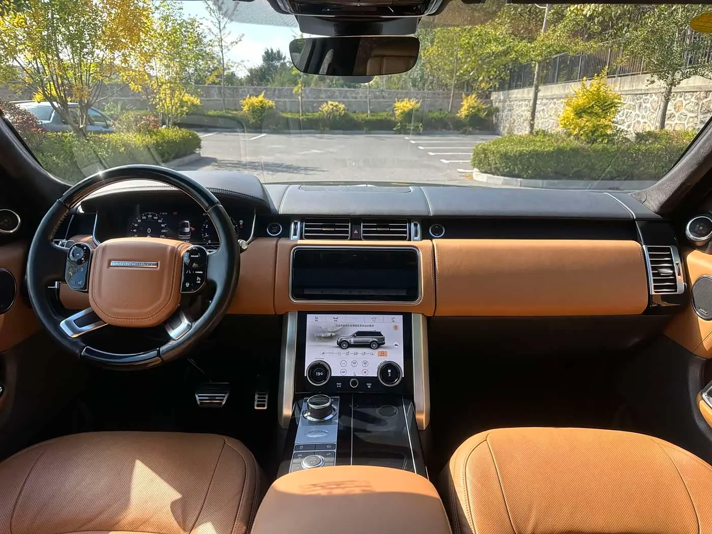 Land Rover Range Rover 2021 — Фото 8/15
