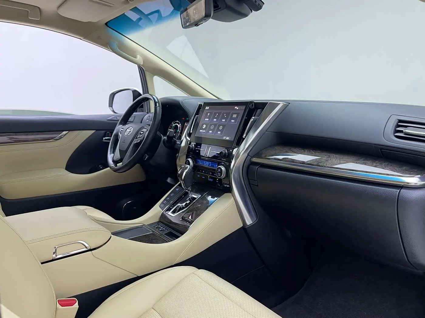 Toyota Alphard 2020 — Photo 6/11