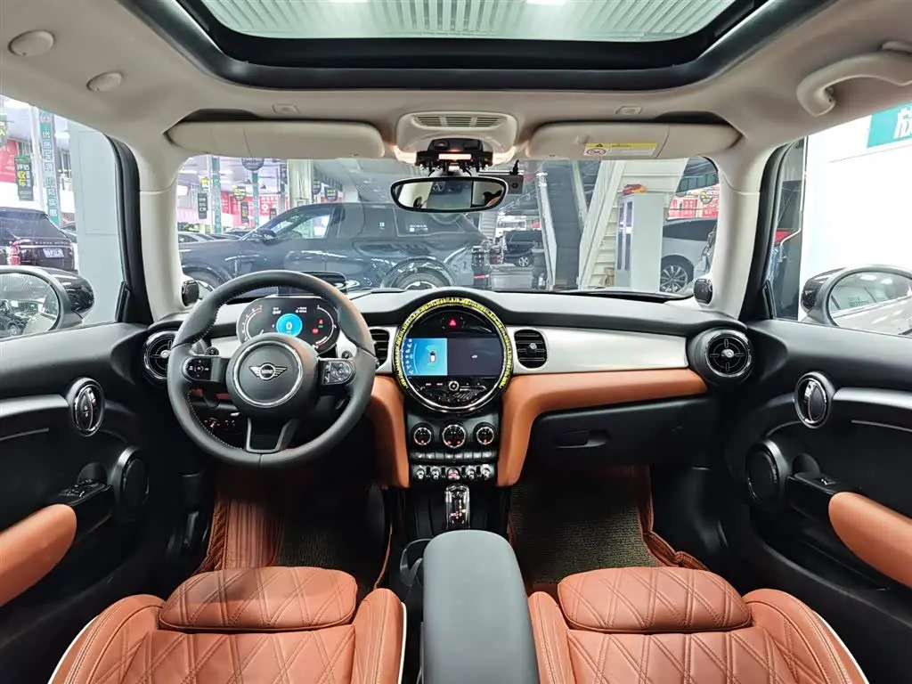 MINI MINI 2023 — Photo 19/20