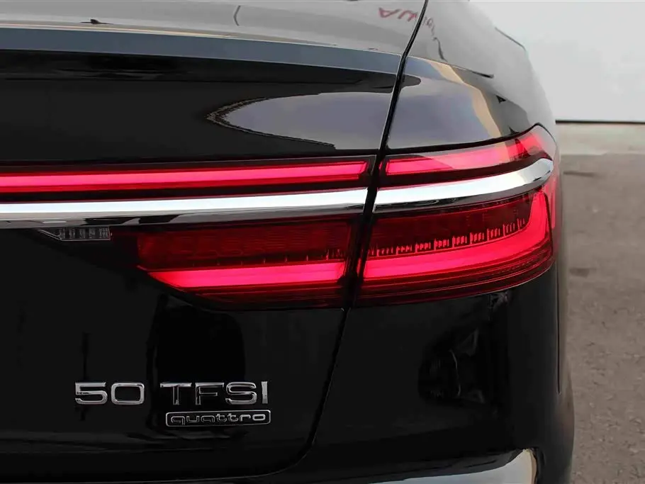 Audi A8 2021 — Photo 12/19