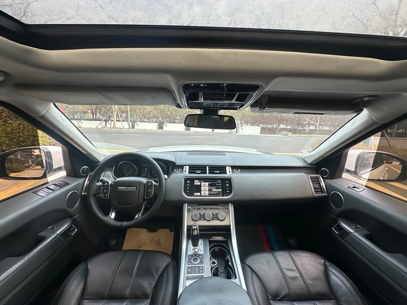 Land Rover Range Rover Sport 2015 — Photo 9/14