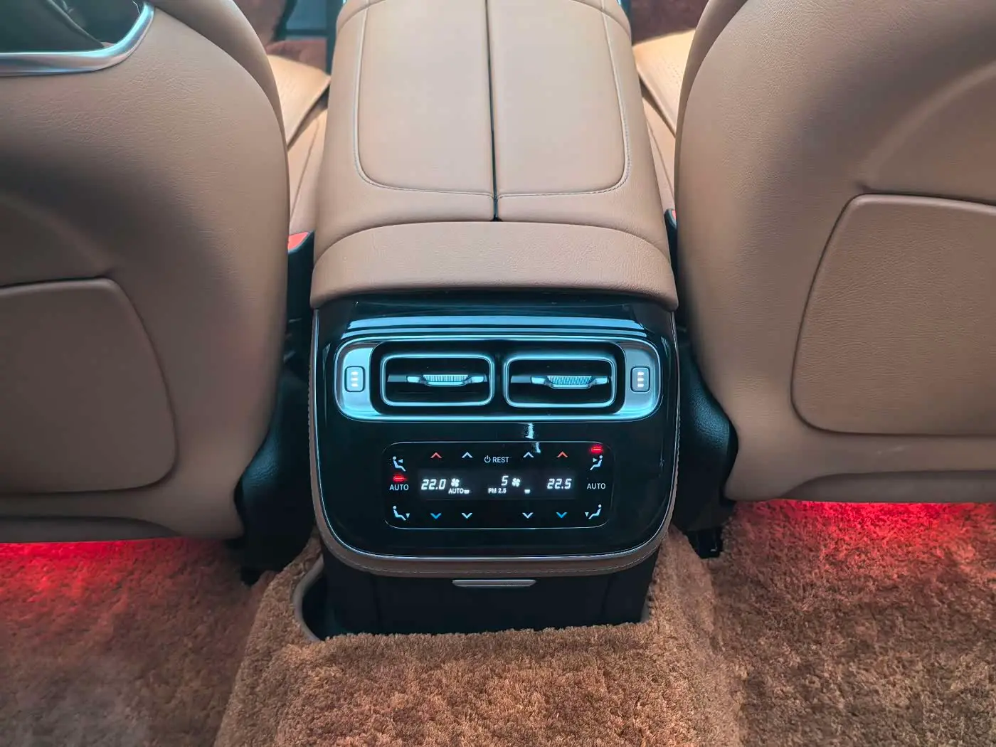 Mercedes-Benz S-Class 2023 — Photo 16/16