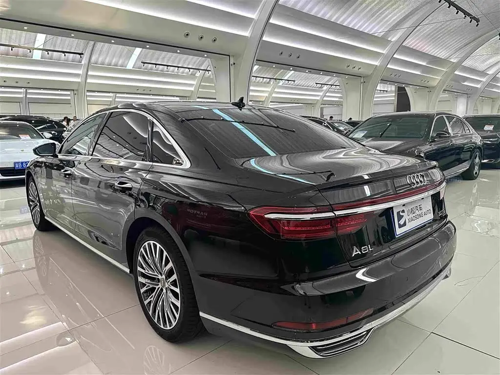 Audi A8 2022 — Photo 18/20