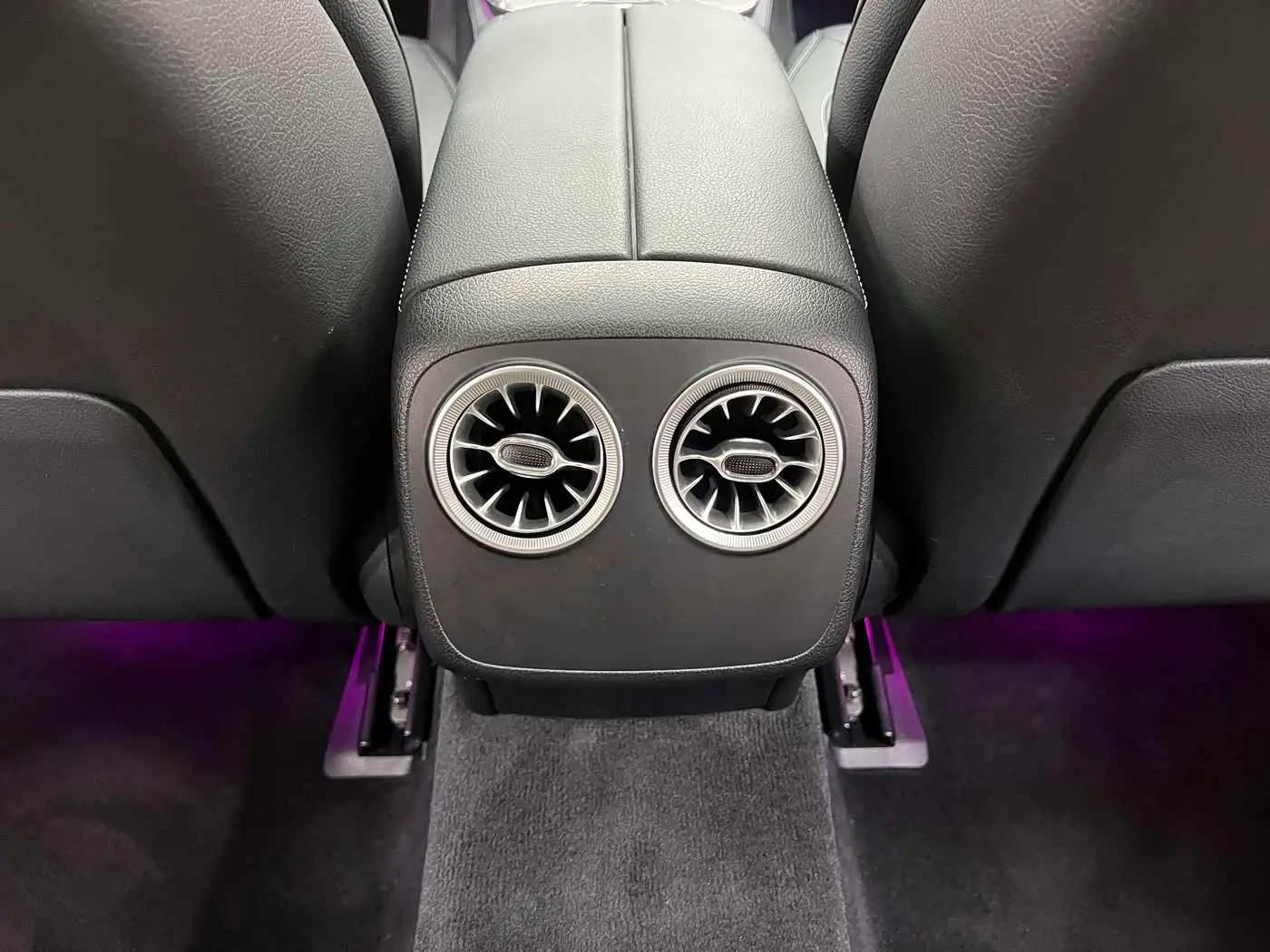 Mercedes-Benz CLS 2019 — Photo 19/20