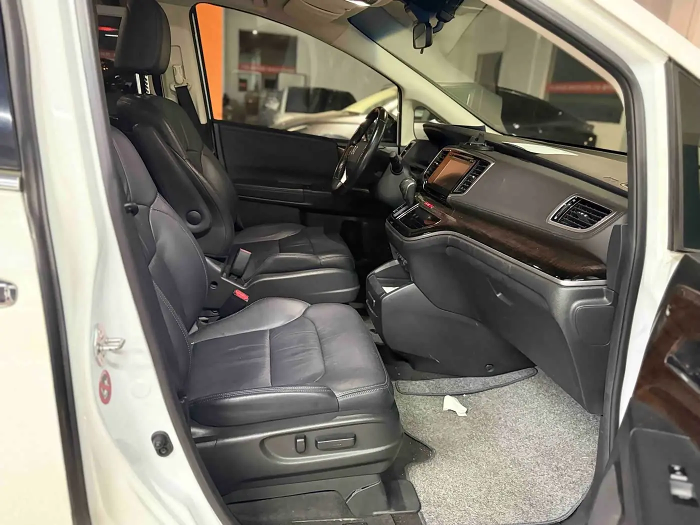 Honda Odyssey 2018 — Şəkil 14/17