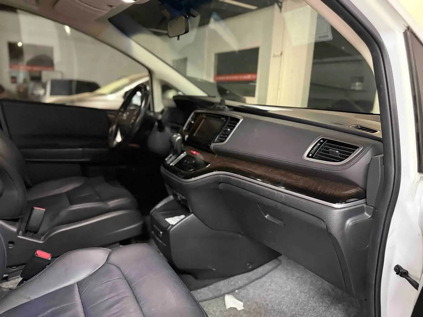 Honda Odyssey 2018 — Şəkil 13/17